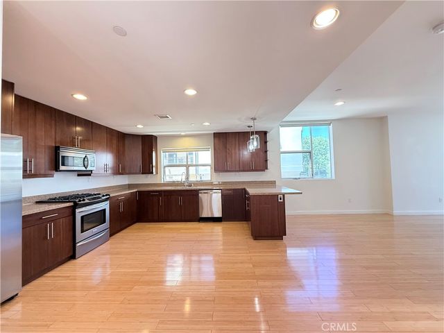 12908 Bloomfield 103, Studio City, CA 91604