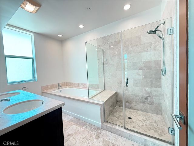 12908 Bloomfield 103, Studio City, CA 91604
