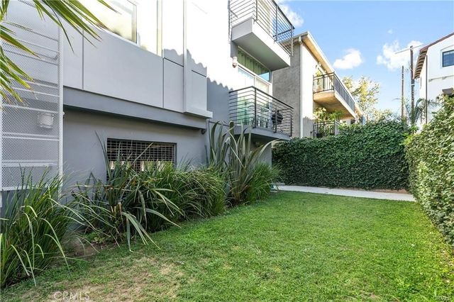 12908 Bloomfield 103, Studio City, CA 91604