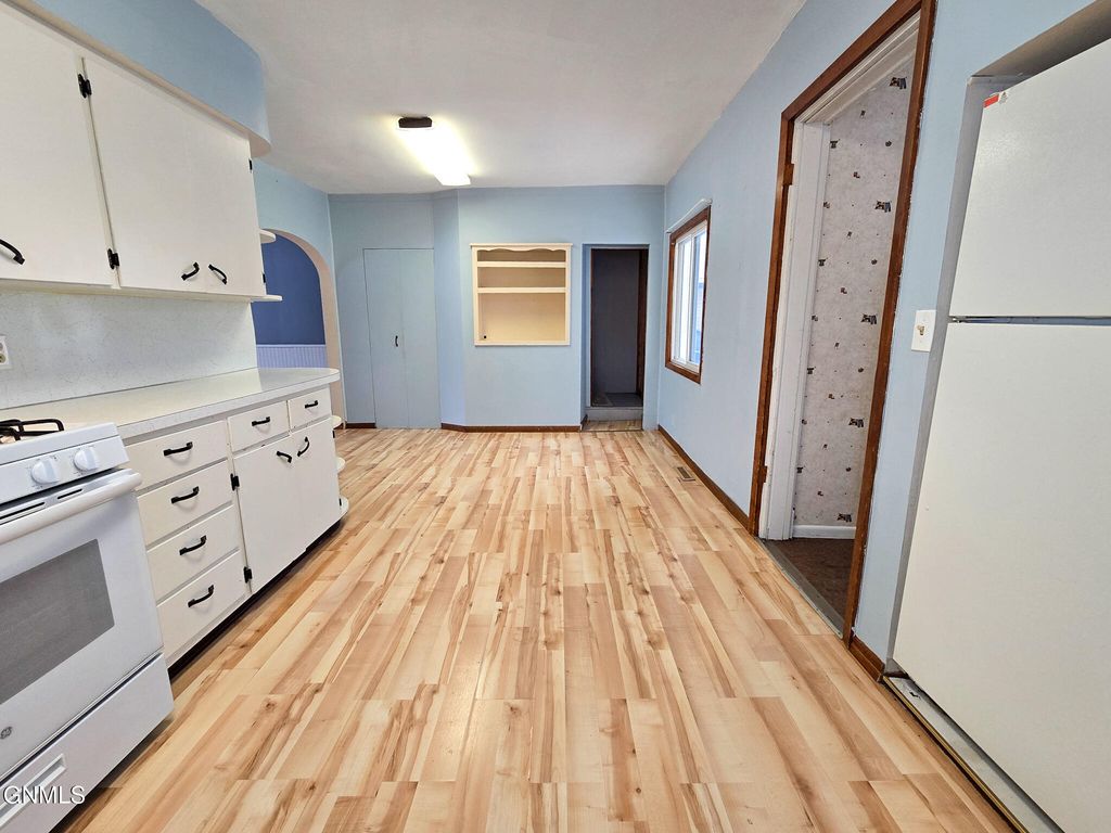 507 2nd Avenue NE, Kenmare, ND 58746 photo 10