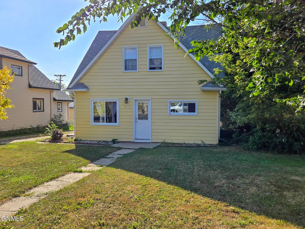 507 2nd Avenue NE, Kenmare, ND 58746 photo 2