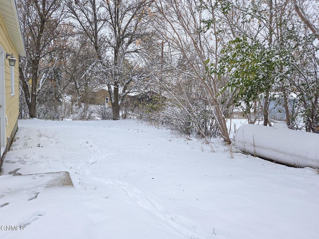 507 2nd Avenue NE, Kenmare, ND 58746 photo 25