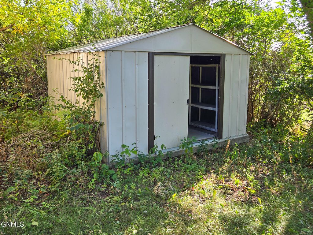 507 2nd Avenue NE, Kenmare, ND 58746 photo 27