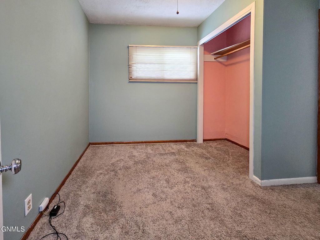 507 2nd Avenue NE, Kenmare, ND 58746 photo 6