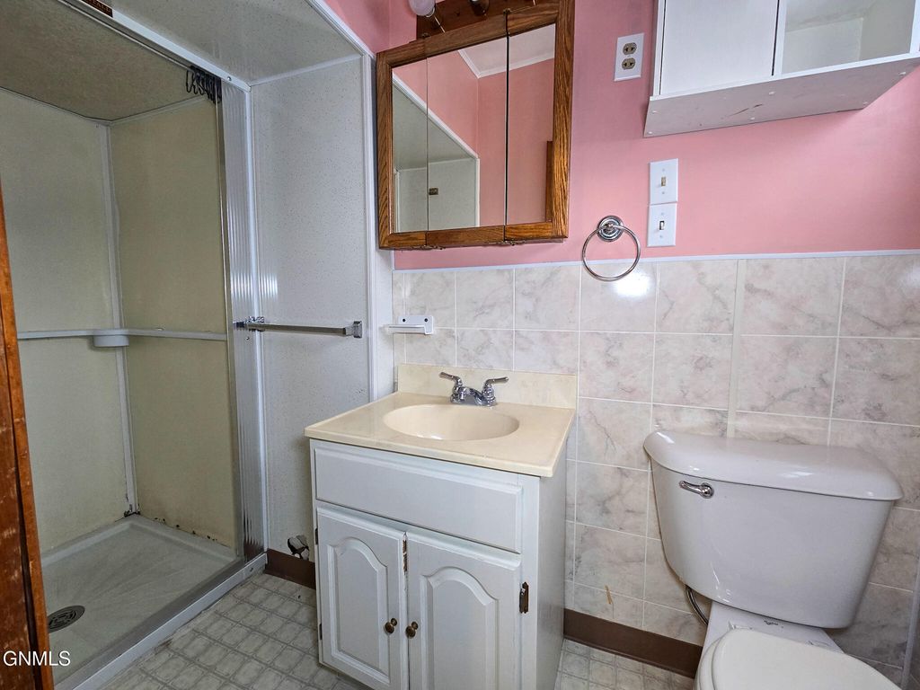 507 2nd Avenue NE, Kenmare, ND 58746 photo 7