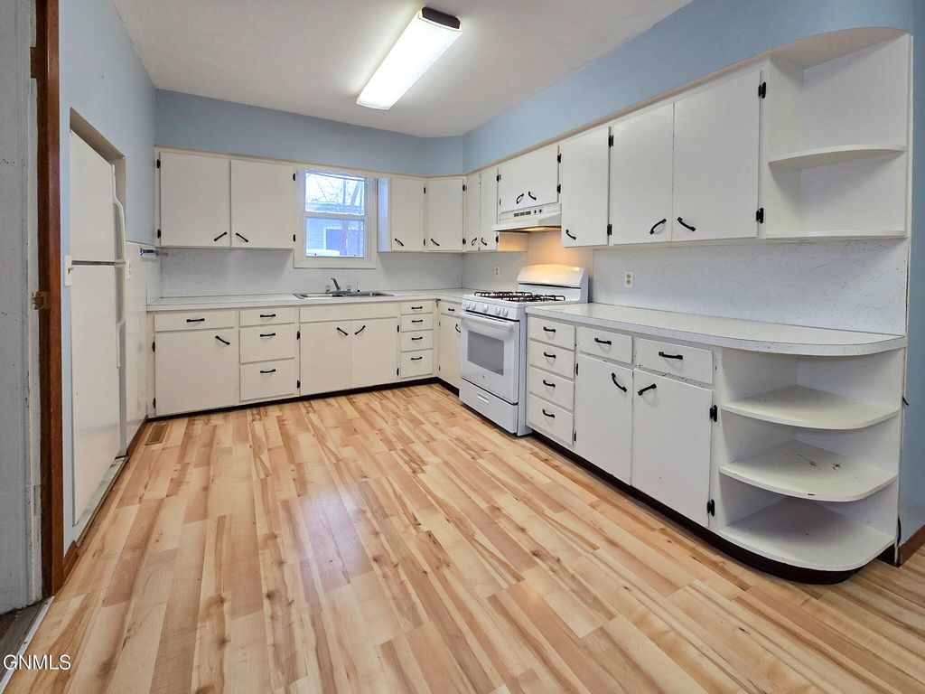 507 2nd Avenue NE, Kenmare, ND 58746 photo 9