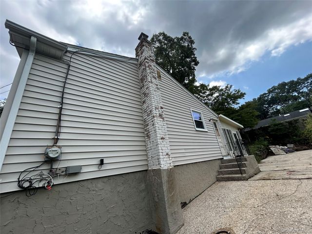 142 New York Avenue, Sound Beach, NY 11789