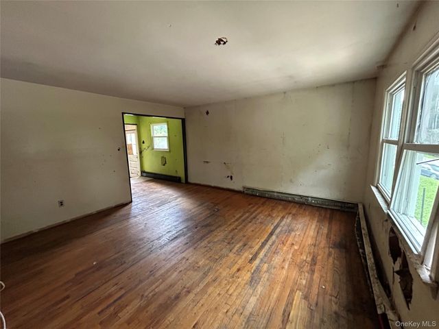 142 New York Avenue, Sound Beach, NY 11789