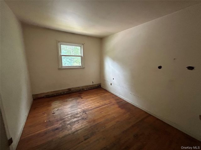 142 New York Avenue, Sound Beach, NY 11789