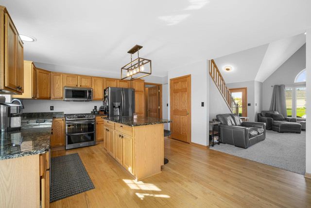 W143N9776 Ridgewood LANE, Germantown, WI 53022