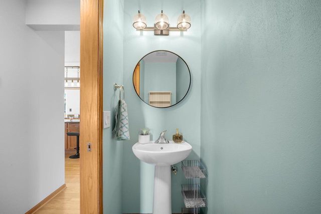 W143N9776 Ridgewood LANE, Germantown, WI 53022