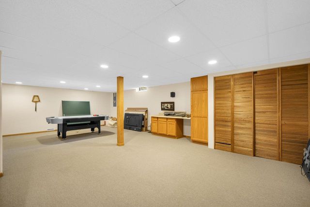 W143N9776 Ridgewood LANE, Germantown, WI 53022