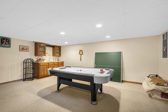 W143N9776 Ridgewood LANE, Germantown, WI 53022