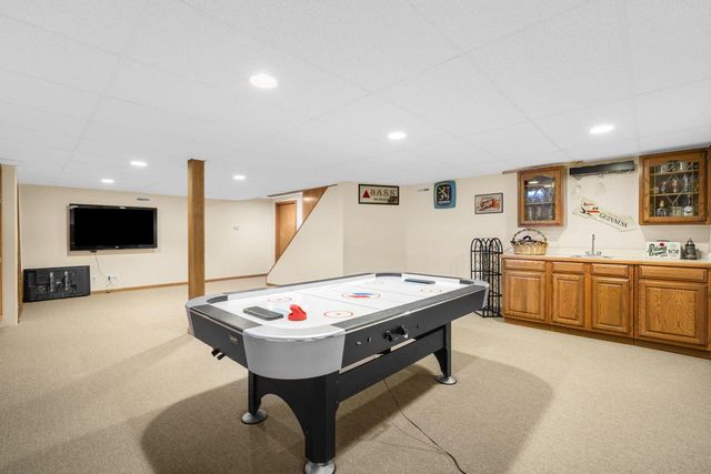 W143N9776 Ridgewood LANE, Germantown, WI 53022