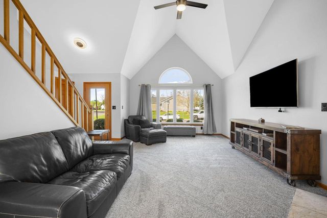W143N9776 Ridgewood LANE, Germantown, WI 53022