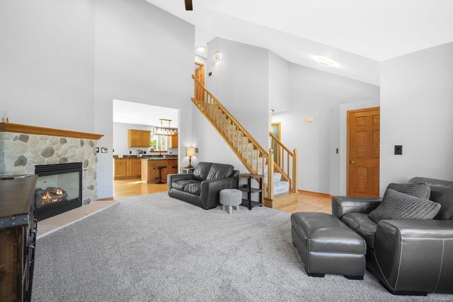 W143N9776 Ridgewood LANE, Germantown, WI 53022