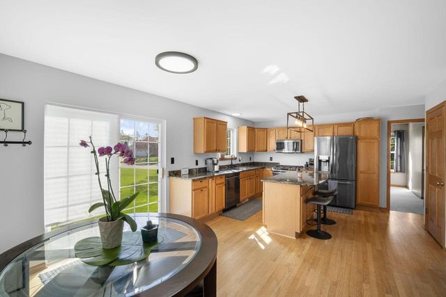 W143N9776 Ridgewood LANE, Germantown, WI 53022
