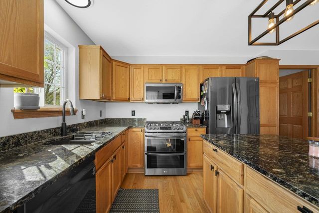W143N9776 Ridgewood LANE, Germantown, WI 53022