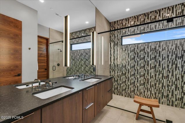 705 N Sanctuary Place, Ivins, UT 84738