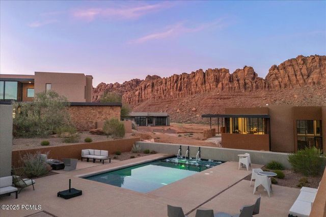 705 N Sanctuary Place, Ivins, UT 84738