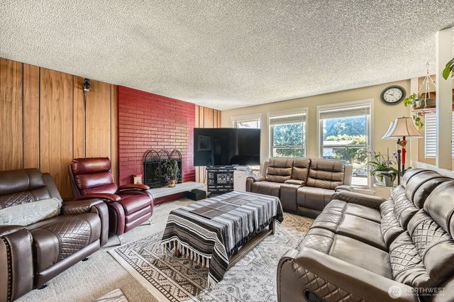 30215 54th Avenue S, Auburn, WA 98001