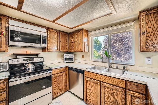 30215 54th Avenue S, Auburn, WA 98001