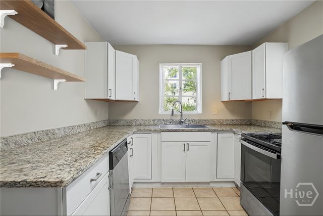 138 W 51st Street, Savannah, GA 31405