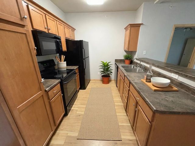 470 N 1st Avenue 203, Iowa City, IA 52245