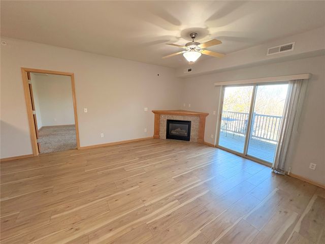 470 N 1st Avenue 203, Iowa City, IA 52245