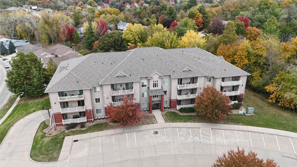 470 N 1st Avenue 203, Iowa City, IA 52245