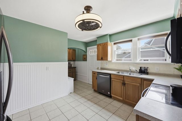 79 Granby Rd, South Hadley, MA 01075