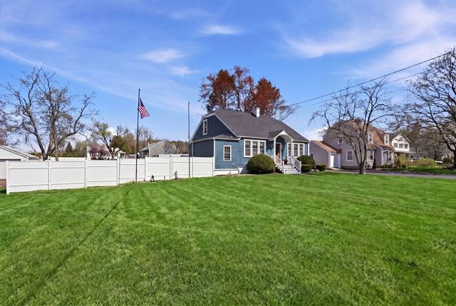 79 Granby Rd, South Hadley, MA 01075