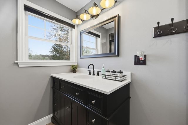 79 Granby Rd, South Hadley, MA 01075