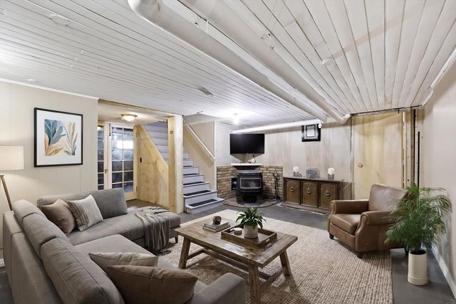 79 Granby Rd, South Hadley, MA 01075
