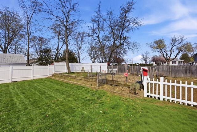 79 Granby Rd, South Hadley, MA 01075