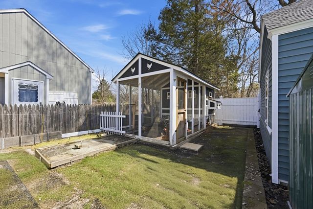 79 Granby Rd, South Hadley, MA 01075