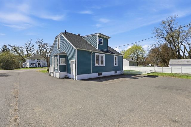 79 Granby Rd, South Hadley, MA 01075