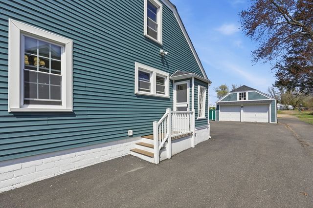 79 Granby Rd, South Hadley, MA 01075