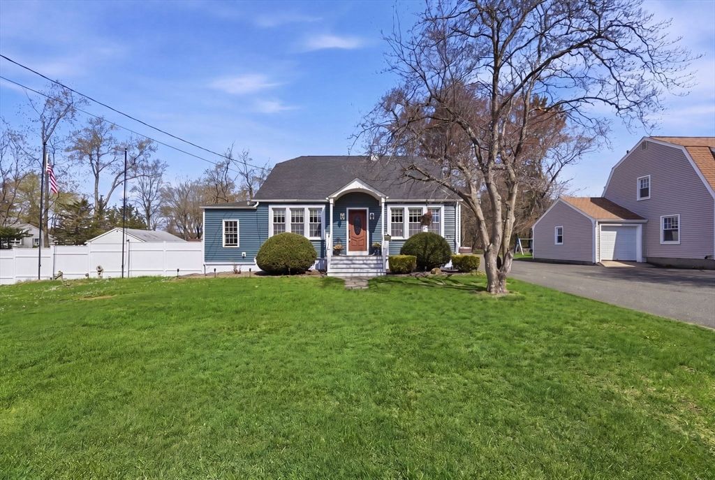 79 Granby Rd, South Hadley, MA 01075