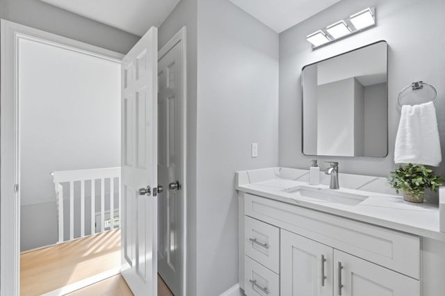 938 Ocean St, Marshfield, MA 02050