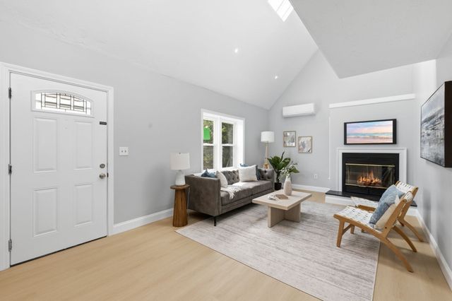 938 Ocean St, Marshfield, MA 02050