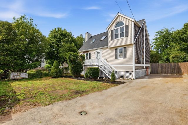 938 Ocean St, Marshfield, MA 02050