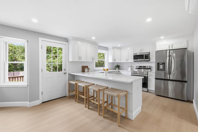 938 Ocean St, Marshfield, MA 02050