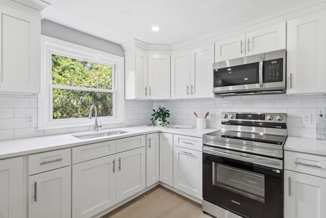 938 Ocean St, Marshfield, MA 02050
