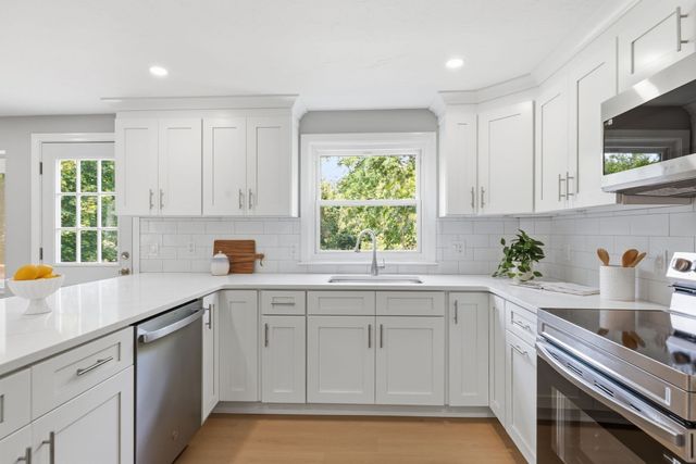 938 Ocean St, Marshfield, MA 02050
