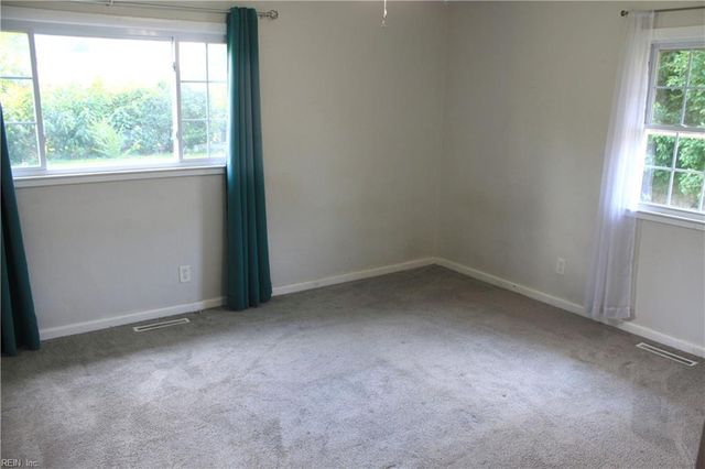 4052 Wyndybrow DR, Portsmouth, VA 23703
