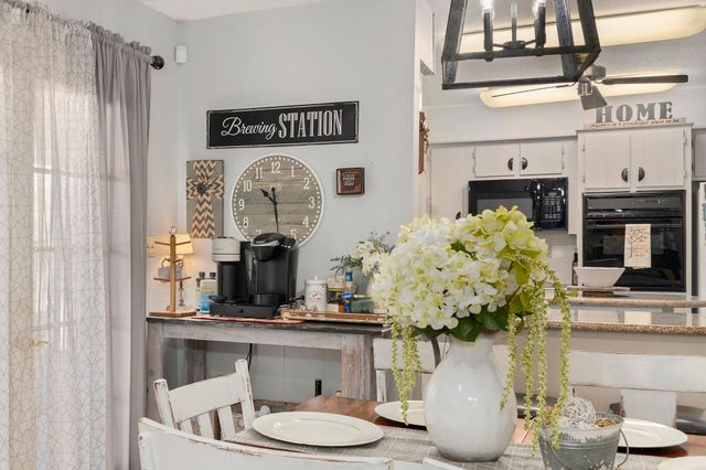 1213 Shadowlake DR, Sealy, TX 77474