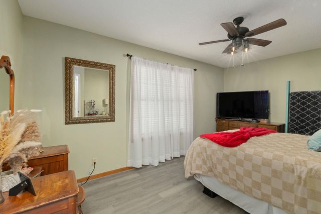 1213 Shadowlake DR, Sealy, TX 77474