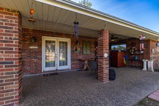 1213 Shadowlake DR, Sealy, TX 77474