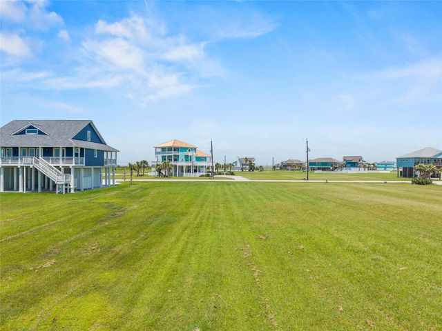 18817 Warrior Road, Galveston, TX 77554
